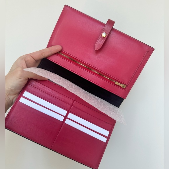 Grained Shiny Calfskin Large Multifunction Strap Wallet - Picture 5 of 11